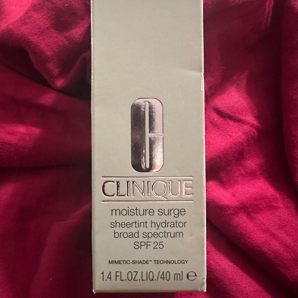 Clinique Moisture Surge Sheertint Hydrator SPF 25 - Cream